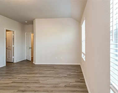 2769 Madison Court - Photo Thumbnail 10