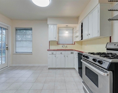 4026 Omeara Drive - Photo Thumbnail 6