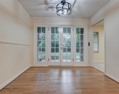 4026 Omeara Drive - Photo Thumbnail 3