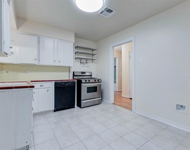 4026 Omeara Drive - Photo Thumbnail 7