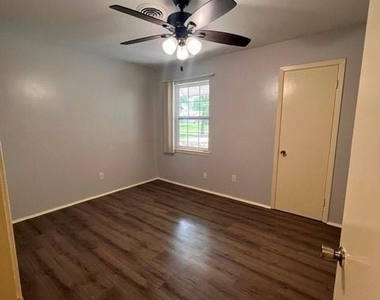 9543 Beverlyhill St - Photo Thumbnail 16