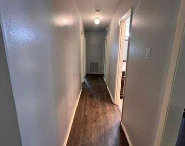 9543 Beverlyhill St - Photo Thumbnail 8
