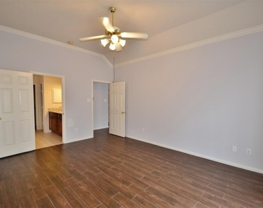 6747 Cleft Stone Drive - Photo Thumbnail 14