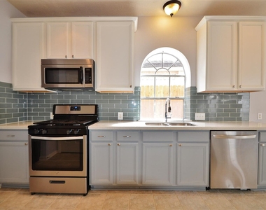6747 Cleft Stone Drive - Photo Thumbnail 8