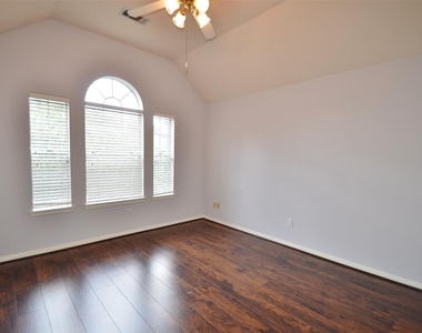 6747 Cleft Stone Drive - Photo Thumbnail 20