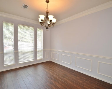 6747 Cleft Stone Drive - Photo Thumbnail 4