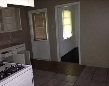 5006 Doulton Drive - Photo Thumbnail 6