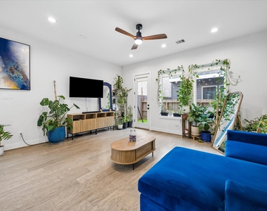 2625 Paul Quinn Street - Photo Thumbnail 6