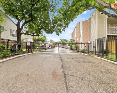 2001 Bering Drive - Photo Thumbnail 3