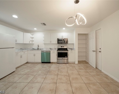4733 29th Street Sw - Photo Thumbnail 8
