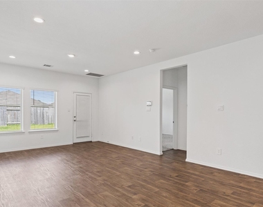 14040 Thunder Pines Drive - Photo Thumbnail 5