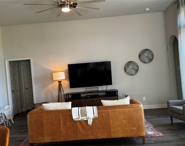 2361 Olive Forest Lane - Photo Thumbnail 12