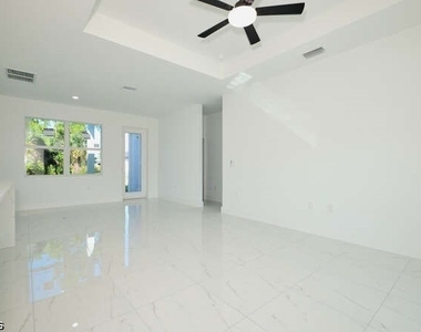3421 55th Street W - Photo Thumbnail 7