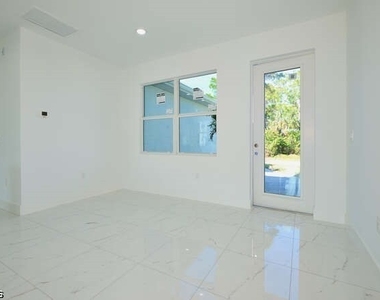 3421 55th Street W - Photo Thumbnail 9