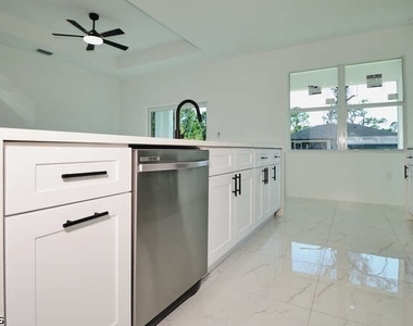 3421 55th Street W - Photo Thumbnail 13