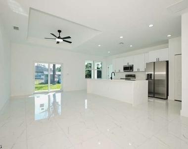 3421 55th Street W - Photo Thumbnail 5