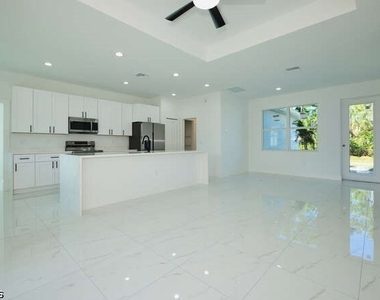 3421 55th Street W - Photo Thumbnail 8