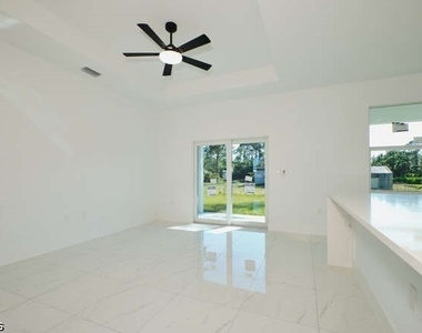 3421 55th Street W - Photo Thumbnail 6