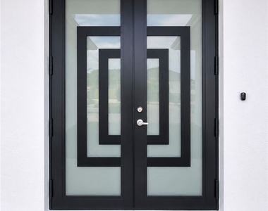 3702 Nw 42nd Street - Photo Thumbnail 1