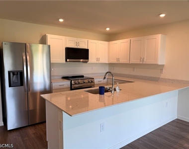 1814 Nw 15th Terrace - Photo Thumbnail 20