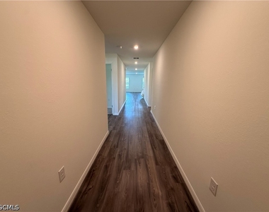 1814 Nw 15th Terrace - Photo Thumbnail 4