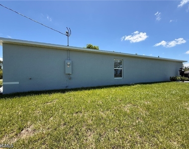 1814 Nw 15th Terrace - Photo Thumbnail 2