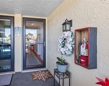 5890 Trailwinds Drive - Photo Thumbnail 12