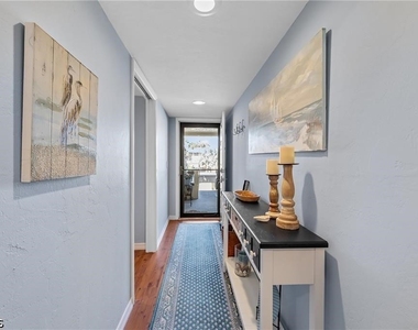 5890 Trailwinds Drive - Photo Thumbnail 11