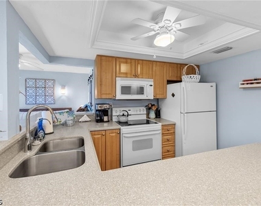 5890 Trailwinds Drive - Photo Thumbnail 15