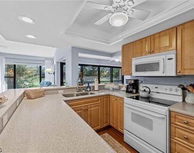 5890 Trailwinds Drive - Photo Thumbnail 16