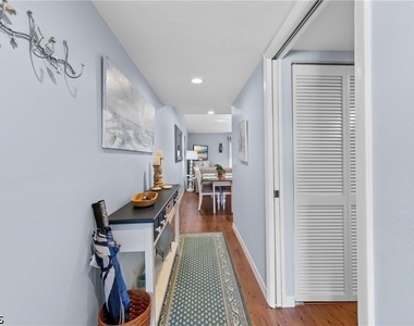 5890 Trailwinds Drive - Photo Thumbnail 14