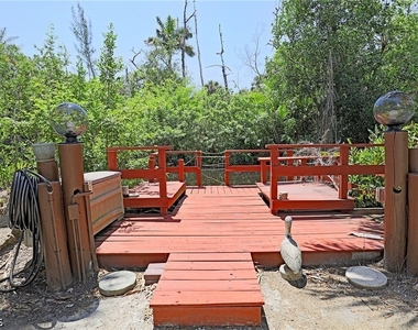 15178 Parkside Drive - Photo Thumbnail 46