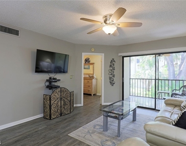 15178 Parkside Drive - Photo Thumbnail 4