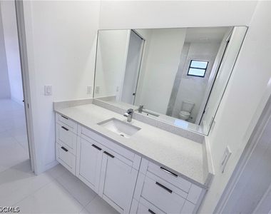 3032 Nw 41st Avenue - Photo Thumbnail 8