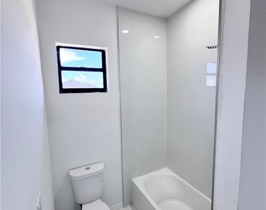 3032 Nw 41st Avenue - Photo Thumbnail 9