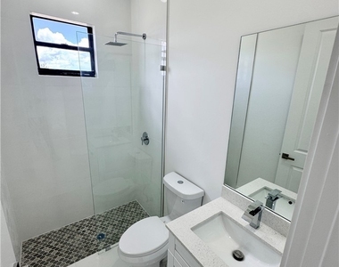 3032 Nw 41st Avenue - Photo Thumbnail 13