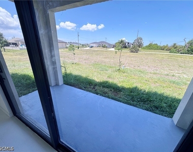 3032 Nw 41st Avenue - Photo Thumbnail 5