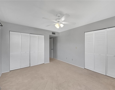 8474 Charter Club Circle - Photo Thumbnail 18