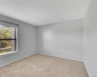 8474 Charter Club Circle - Photo Thumbnail 21