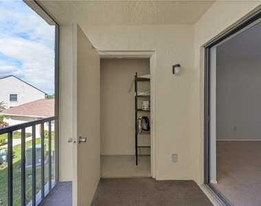 8474 Charter Club Circle - Photo Thumbnail 25