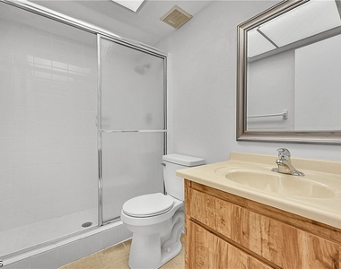 8474 Charter Club Circle - Photo Thumbnail 20