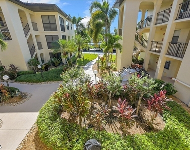 8474 Charter Club Circle - Photo Thumbnail 2