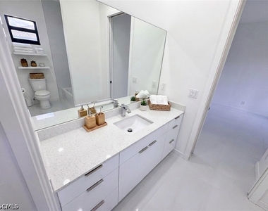 4206 Nw 32nd Lane - Photo Thumbnail 13