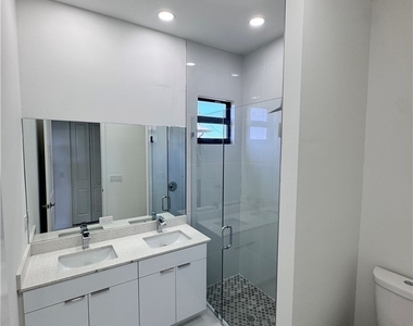 4206 Nw 32nd Lane - Photo Thumbnail 23