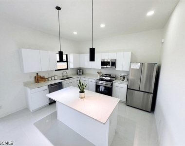 4206 Nw 32nd Lane - Photo Thumbnail 7