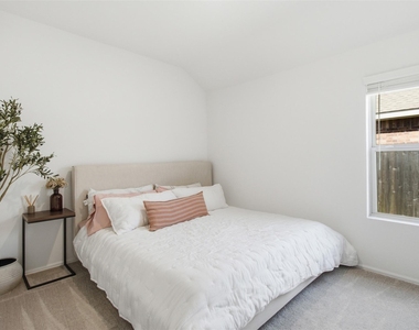 4714 Jasmine Heather Lane - Photo Thumbnail 17