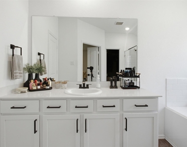 4714 Jasmine Heather Lane - Photo Thumbnail 11