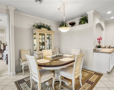 9121 S Southmont Cove - Photo Thumbnail 7