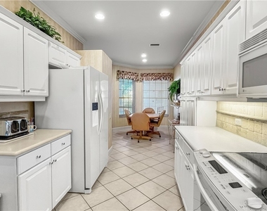9121 S Southmont Cove - Photo Thumbnail 11