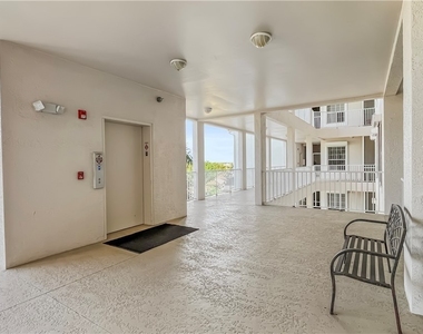 9121 S Southmont Cove - Photo Thumbnail 22